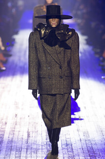 Marc Jacobs Fall 2018 Ready-to-Wear Марк Джейкобс осень зима 2018 коллекция неделя моды в Нью Йорке Mainstyles